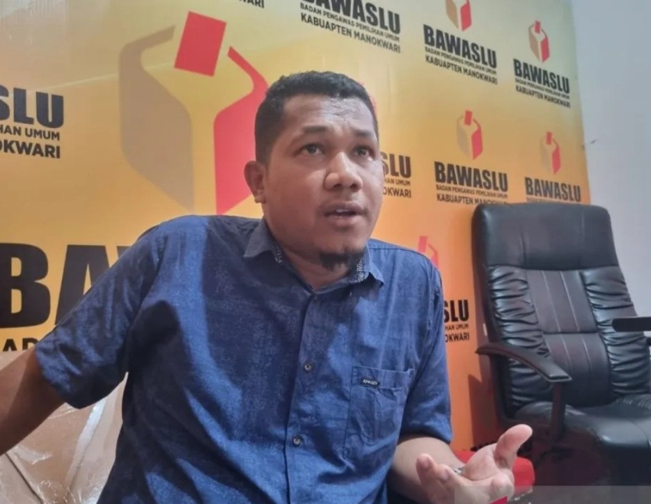 Ketua Bawaslu Manokwari, Samsudin Renuat (Antara)