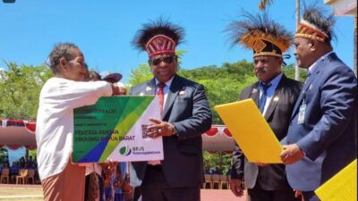 Pemprov Papua Barat Beri Perlindungan Jamsostek 30 Ribu Pekerja Rentan