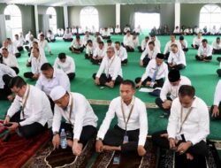 Mengawali Hari Ketiga Retret Pembekalan, Kepala Daerah Khidmat Jalani Ibadah