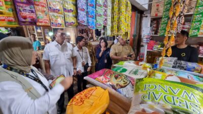 Satgas Pangan Temukan Modus Penukaran Kemasan Beras SPHP di Manokwari