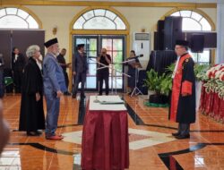 Petrus Makbon Resmi Jabat Wakil Ketua I DPRP Papua Barat