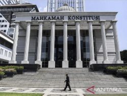 MK Perintahkan Pemerintah Gratiskan SD-SMP Negeri dan Swasta