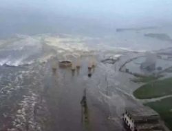 Gelombang Tsunami Pascagempa Rusia Hantam Pesisir Hawaii dan California