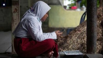 Pemerintah Akan Siapkan Internet Satelit dan Solar Panel untuk Ribuan Sekolah di Daerah 3T