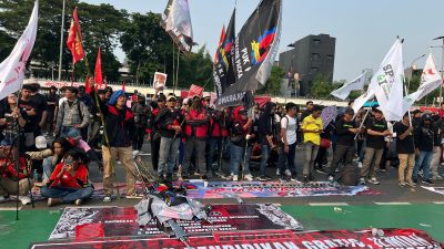 Pertumbuhan Ekonomi Indonesia 5,12 Persen Tapi Banyak PHK. Ada yang Salah?