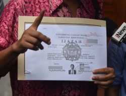 Komisi Informasi Pusat Perintahkan KPU Serahkan Salinan Ijazah Jokowi