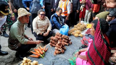 Wamendagri Tegaskan Komitmen Percepat Pembangunan di Papua