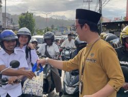 OJK Papua Barat-Papua Barat Daya Kampanyekan Keuangan Syariah Lewat Aksi Berbagi Takjil