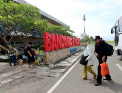 Harga Tiket Pesawat Picu Inflasi 2 Persen di Papua Barat