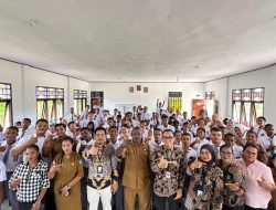 OJK Gencarkan Kampanye Waspada Aktivitas Keuangan Ilegal di Teluk Wondama