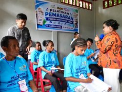 PLN Tingkatkan Daya Saing UMKM Jamur Tiram Sabron Yaru Lewat Pelatihan Pemasaran