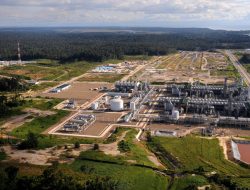 Filep Desak Transparansi PI 10 Persen LNG Tangguh